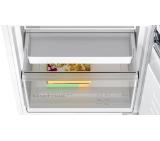 Bosch KIV87VFE0 SER4, BI fridge-freezer LowFrost, E, 177,2 cm, 270 l (200+70), 35 dB(B), VitaFresh XXL, EcoAirflow, display, BigBox, flush-folding